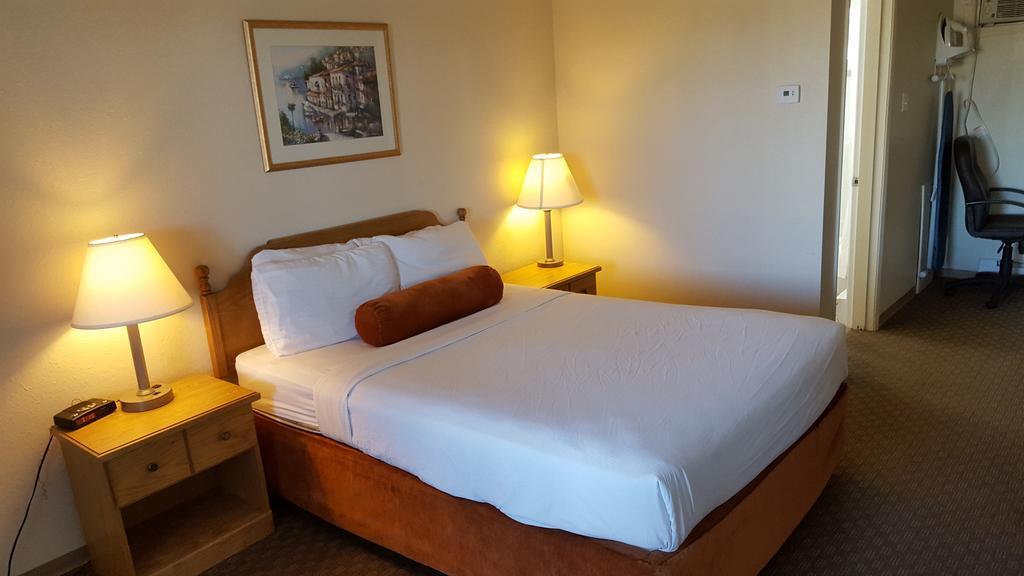Knights Inn Lethbridge Kültér fotó